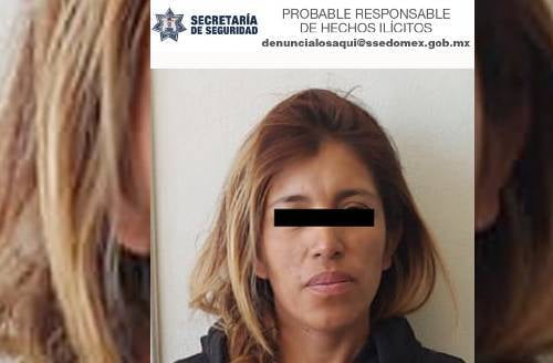 Detienen en Toluca a mujer, probable integrante de banda robacoches